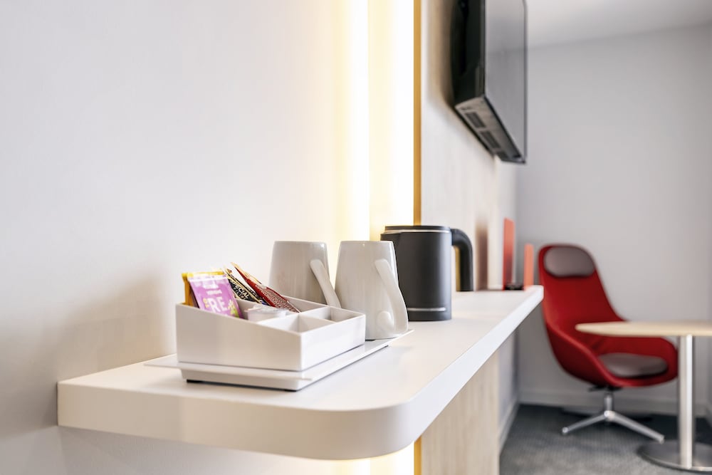 holiday inn express paris poissy