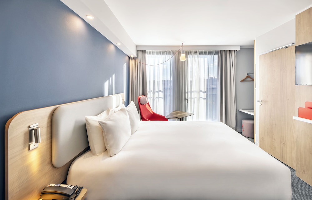 holiday inn express paris poissy