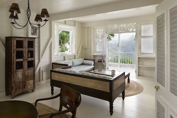 Strawberry Hill,Irish Town>>Castleton,3 star