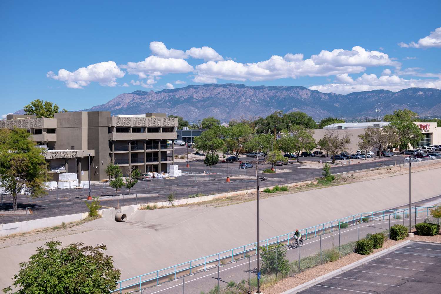 hampton inn albuquerque university midtown