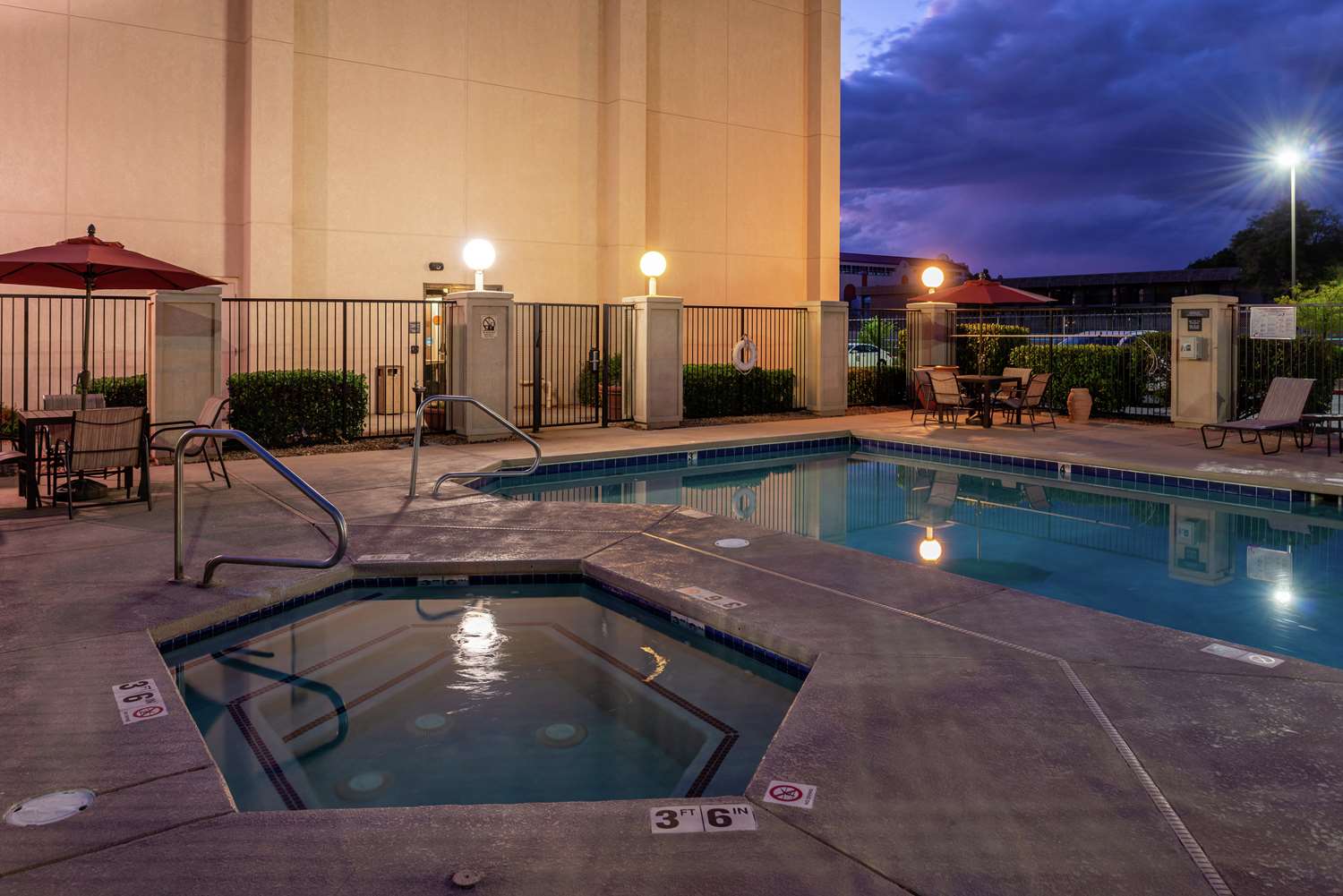 hampton inn albuquerque university midtown