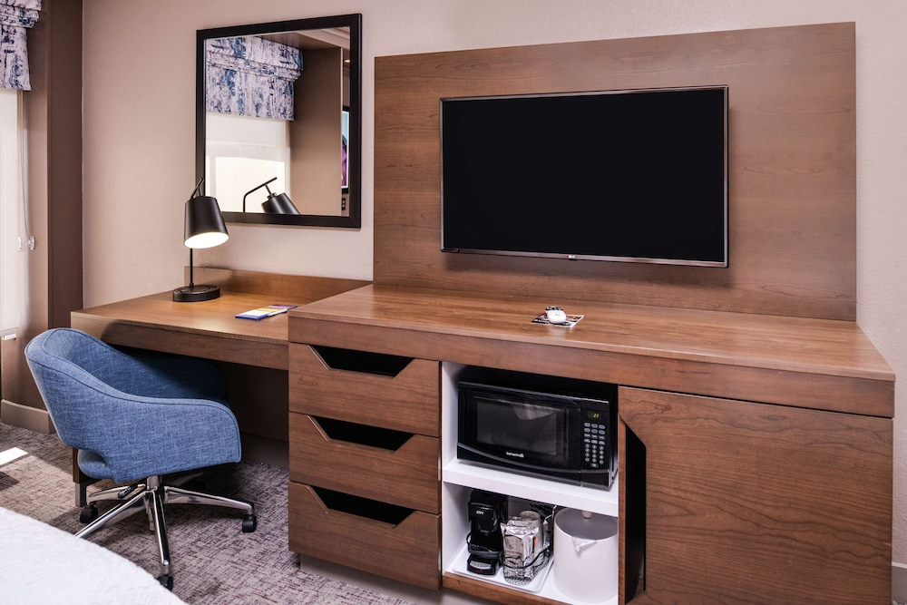 hampton inn albuquerque university midtown