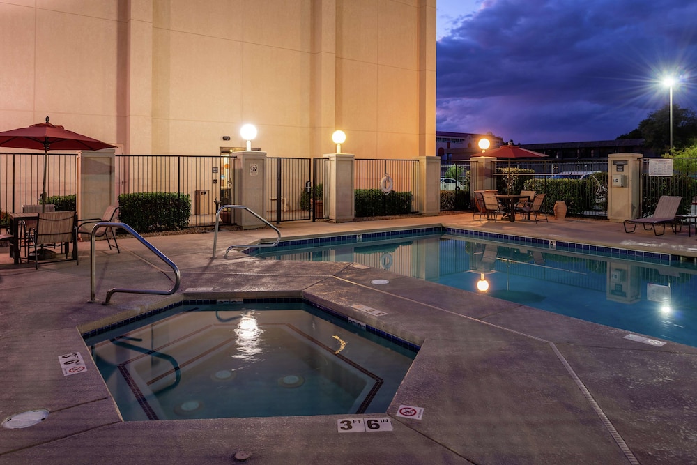 hampton inn albuquerque university midtown