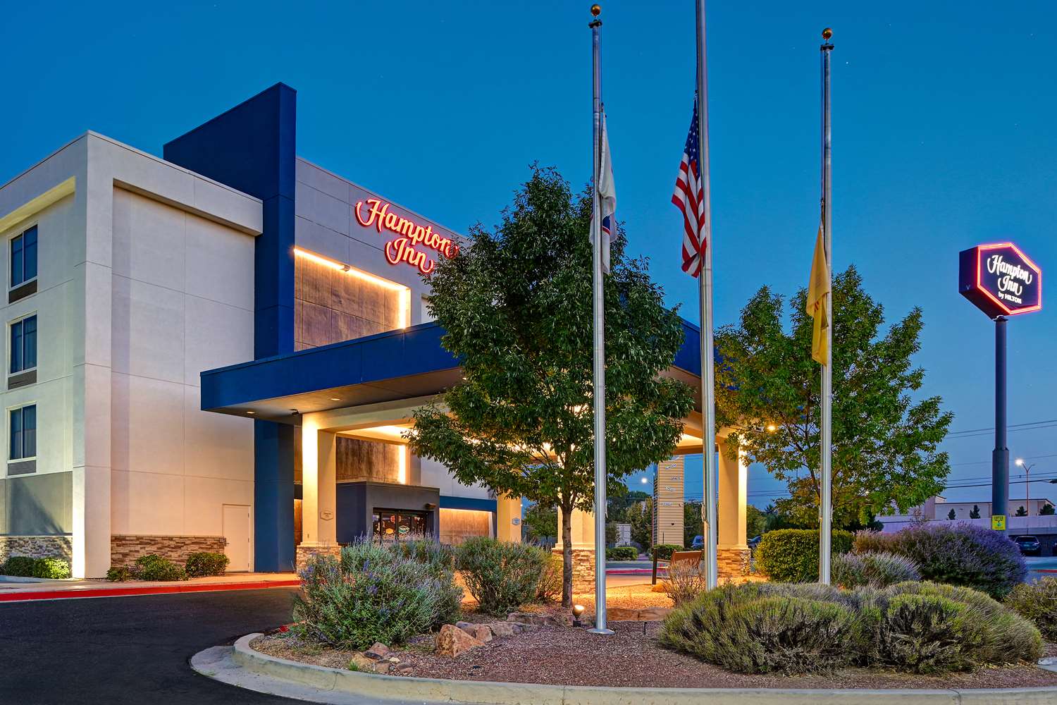 hampton inn albuquerque university midtown
