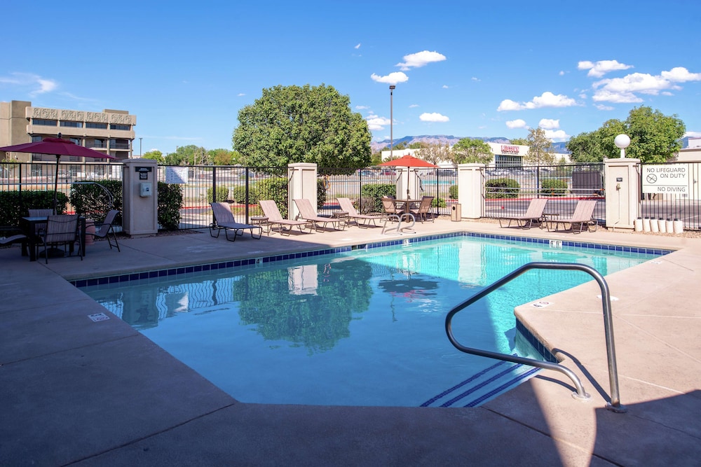 hampton inn albuquerque university midtown