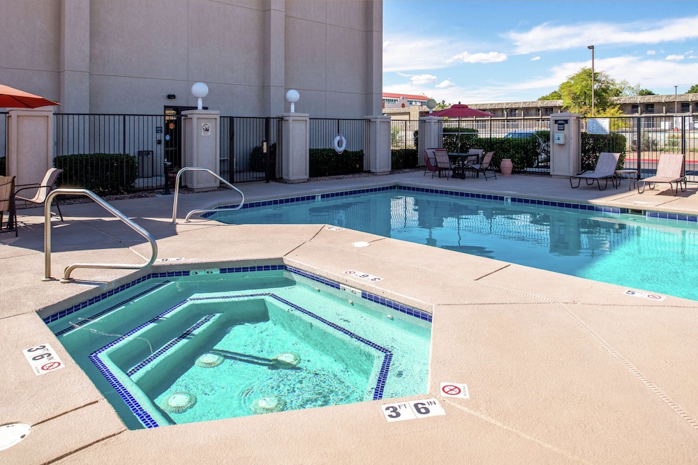hampton inn albuquerque university midtown