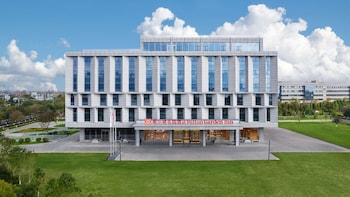 hilton garden inn kunming dianchi