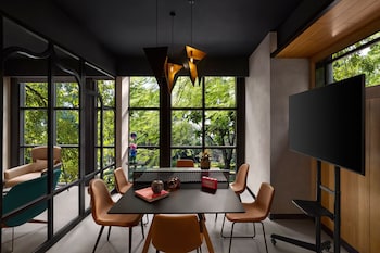 moxy mumbai andheri west