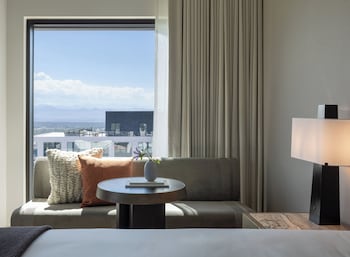 kimpton claret hotel