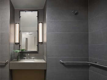 kimpton claret hotel