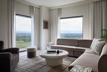 kimpton claret hotel