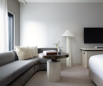 kimpton claret hotel