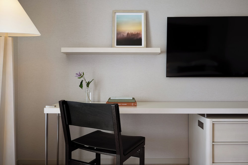 kimpton claret hotel