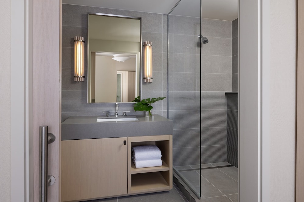 kimpton claret hotel