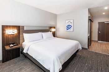 holiday inn express and suites senatobia i 55 an ihg hotel