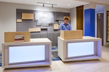 holiday inn express and suites austin airport east