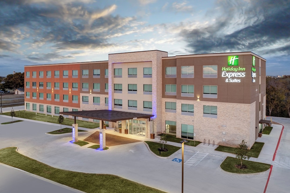 holiday inn express and suites austin airport east