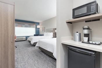 holiday inn express and suites austin airport east