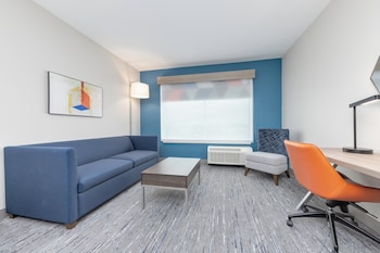 holiday inn express and suites austin airport east