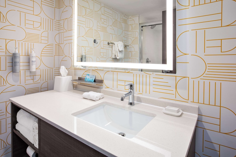 home2 suites by hilton grand rapids northeast