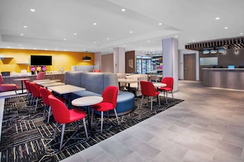 home2 suites by hilton grand rapids northeast