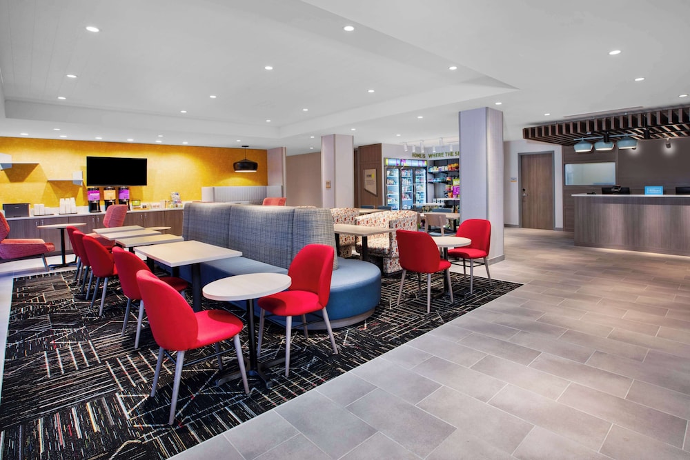 home2 suites by hilton grand rapids northeast
