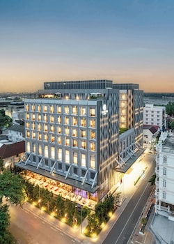 doubletree by hilton vientiane