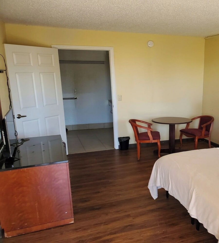 hotel vienna i 75 by oyo