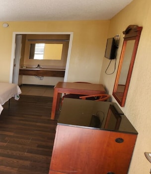 hotel vienna i 75 by oyo