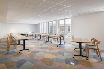 hampton by hilton paris charles de gaulle airport