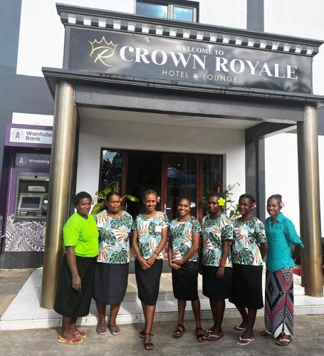 crown royale hotel and lounge