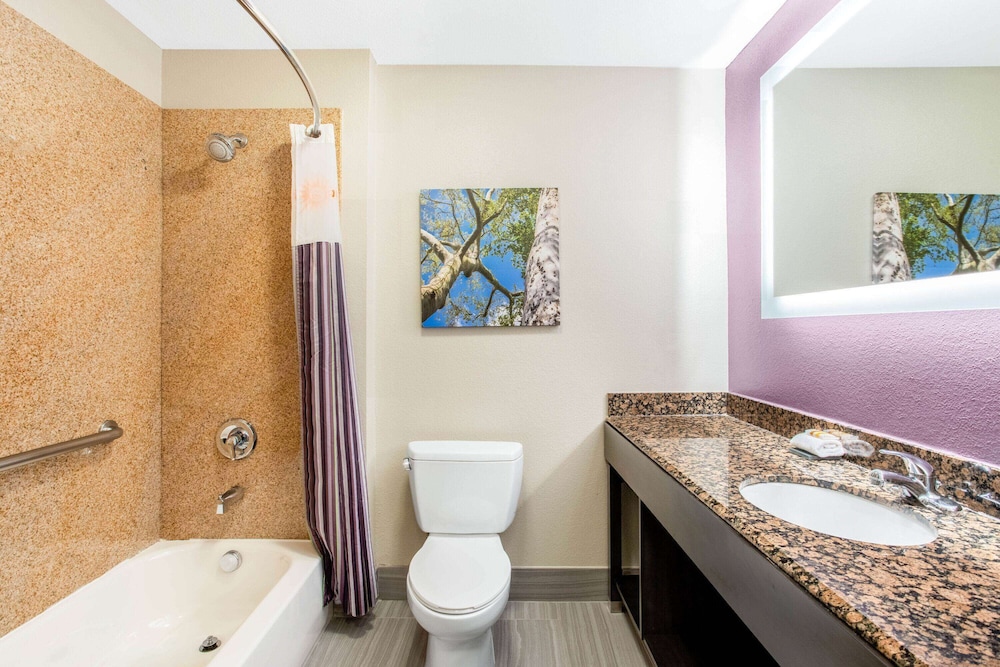 la quinta inn and suites by wyndham hillsboro