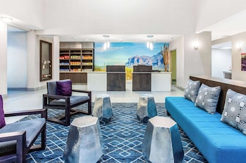 La Quinta Inn & Suites By Wyndham Hillsboro,Lake Whitney>>Hillsboro,3 star