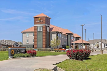 La Quinta Inn & Suites By Wyndham Hillsboro,Lake Whitney>>Hillsboro,3 star