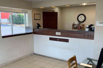 Days Inn By Wyndham Harrisonburg,Harrisonburg>>Charlottesville,2 star