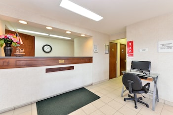 Days Inn By Wyndham Harrisonburg,Harrisonburg>>Charlottesville,2 star