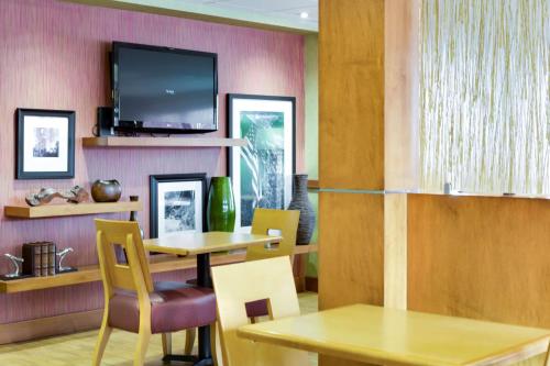 hampton inn harrisonburg university
