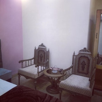 hotel versa apartment and lodges lahore