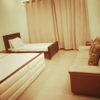 hotel versa apartment and lodges lahore