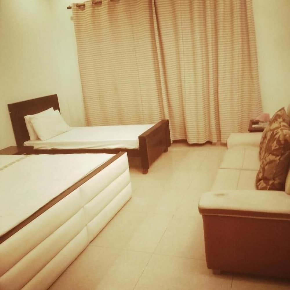 hotel versa apartment and lodges lahore