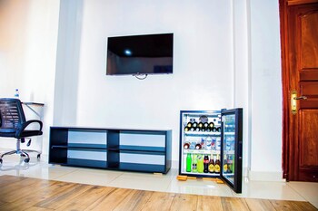 netluna villa hotel and tours