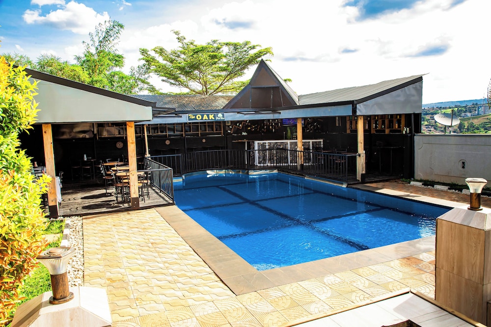 netluna villa hotel and tours