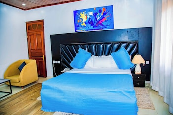 netluna villa hotel and tours