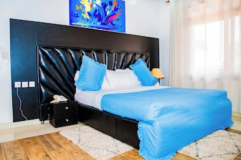 netluna villa hotel and tours