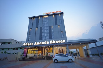 Hotel Seasons,,3 star