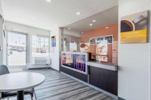 Motel 6 Barstow, Ca - Route 66,San Bernardino County>>Barstow,2 star