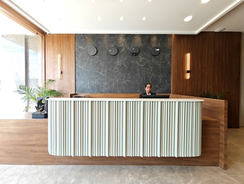 the sky imperial hotel kailash