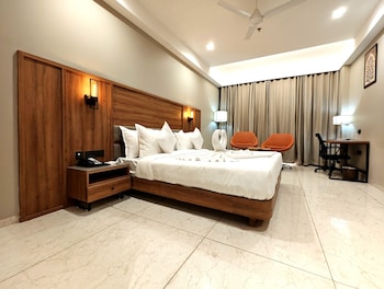 the sky imperial hotel kailash