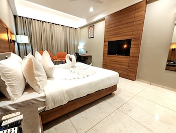 the sky imperial hotel kailash