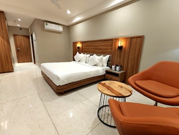 the sky imperial hotel kailash